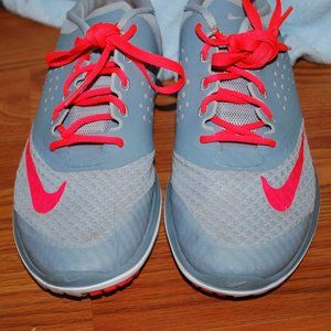 Slightly used Nike shoes